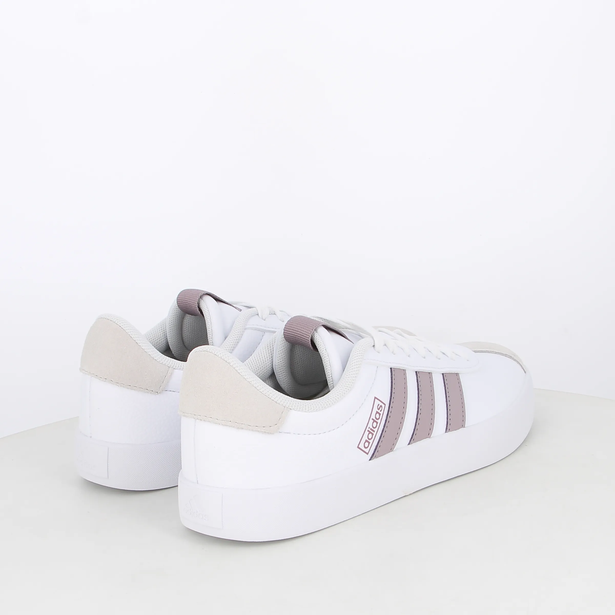 -----Adidas -----Sneakers da donna Vl Court ID8794 ----